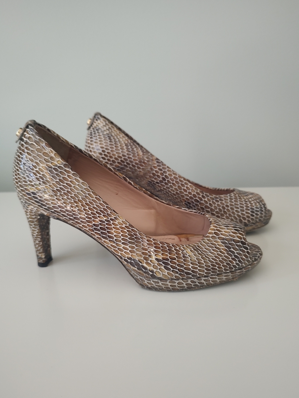 Stuart Weitzman Plainfield Python Snake Print Peep Toe Platform Pump Hee…
